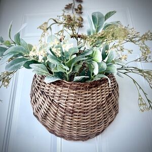 Basket wreath
